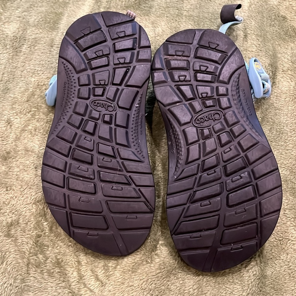 Chaco size one children’s sandals, teal blue and yellow - Picture 4 of 8